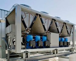 چیلر رفت و برگشتی با کمپرسور سیلندر پیستونی