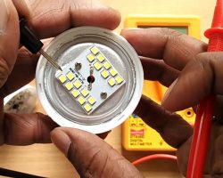 چراغ LED باز شده مولتی متر